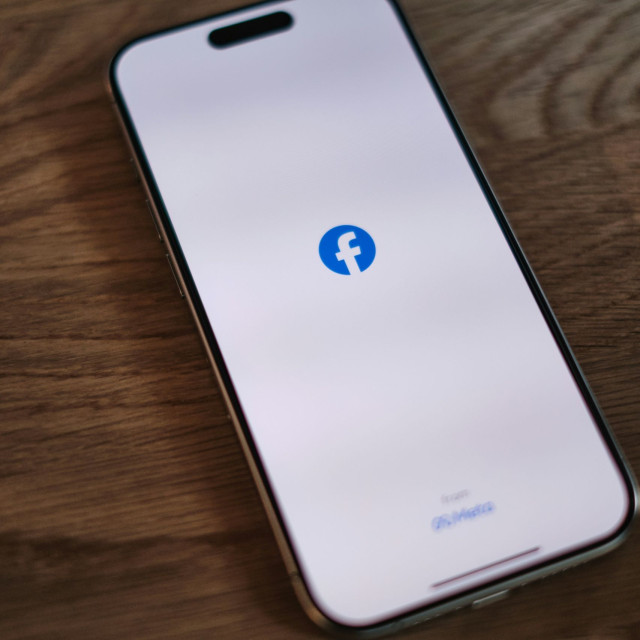 «Έπεσαν» Facebook και Instagram – Μεγάλα προβλήματα στη σύνδεση