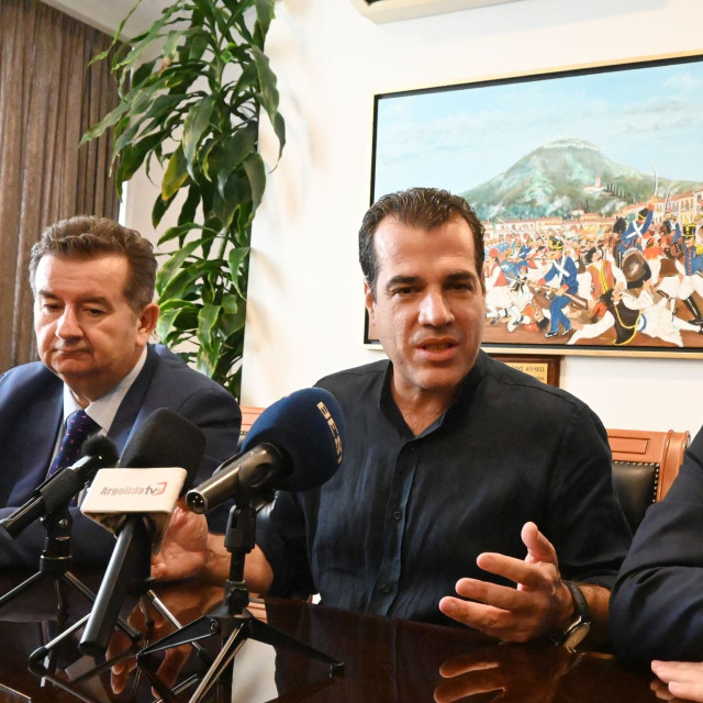 Ναύπλιο: Συνελήφθη και απελαύνεται υπήκοος Μπανγκλαντές που καλούσε παράνομους μετανάστες