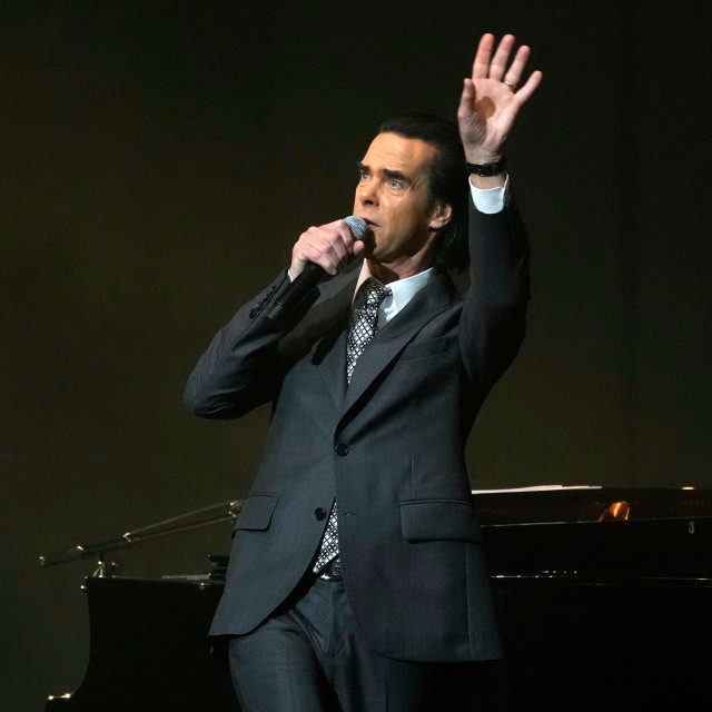 Release Athens 2026: O Nick Cave ξεσήκωσε τα πλήθη στην Πλατεία Νερού