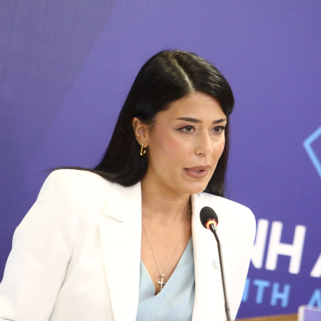 Λατινοπούλου: «Χυδαία όσα είπε ο Παϊτέρης για μένα και τη μητέρα μου - Έχω κινηθεί ήδη νομικά»