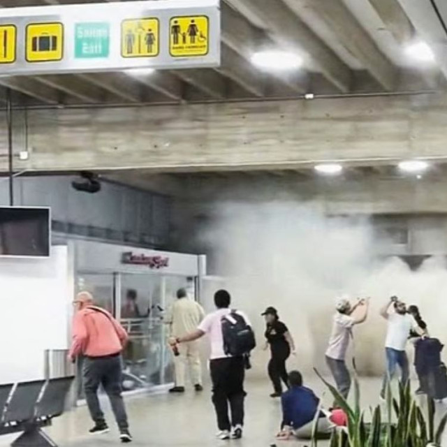 Τρόμος στη Bενεζουέλα: Η στιγμή που κατέρρευσε η οροφή στο Διεθνές Αεροδρόμιο «Σιμόν Μπολίβαρ»