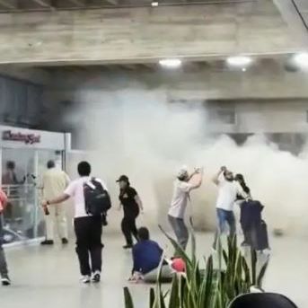 Βενεζουέλα: Η στιγμή που τα 7.5 Ρίχτερ «χτυπούν» αεροσκάφος στο Καράκας λίγο πριν από την απογείωση