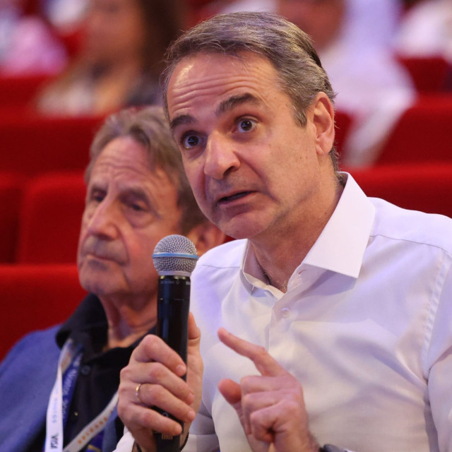 Μητσοτάκης: «Απαράδεκτο οι πλατφόρμες να κερδίζουν χρήματα εις βάρος των παιδιών μας»