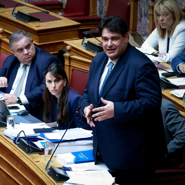 Ψηφίστηκε ο Κώδικας Αυτοδιοίκησης - Απευθείας στους δήμους τα δημοτικά τέλη