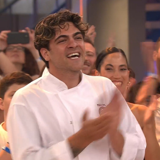MasterChef: Ο Πάνος Τελάλης σήκωσε την κούπα του 10ου κύκλου – Κέρδισε 100.000 ευρώ