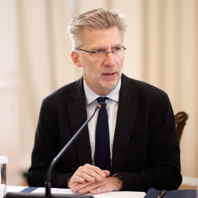 Σκέρτσος: Πώς κωδικοποιείς και επικοινωνείς το κυβερνητικό έργο 7 χρόνων;