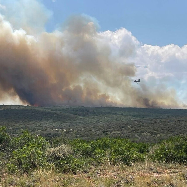 Τρεις πυροσβέστες έχασαν τη ζωή τους στη μάχη με τεράστιες πυρκαγιές στο Κολοράντο