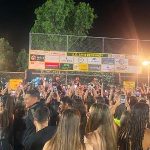 Χρειάστηκε μόνο ένα τραγούδι! Ο Γρηγόρης Σαμόλης γέμισε σε δευτερόλεπτα την πίστα στα Μισίρια