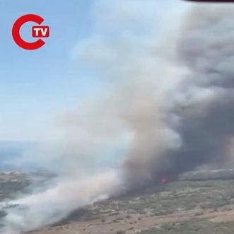 Φωτιά στη Σμύρνη - Οι φλόγες επεκτείνονται λόγω ανέμων - Βίντεο