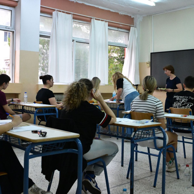 Ξεκινούν οι ηλεκτρονικές εγγραφές και μετεγγραφές σε ΓΕΛ και ΕΠΑΛ - Οι ημερομηνίες και η διαδικασία