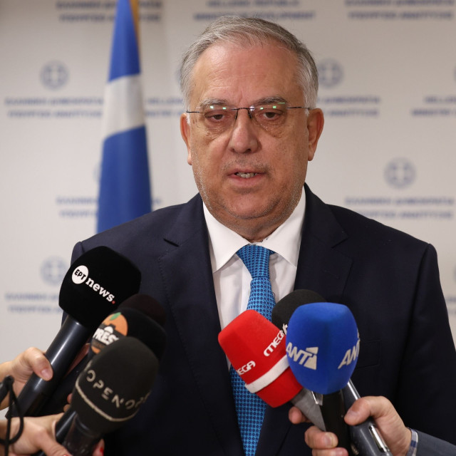 Θεοδωρικάκος για ακρίβεια: Διατήρηση μειώσεων τιμών σε 2.000 κωδικούς το καλοκαίρι – Τέλος το πλαφόν