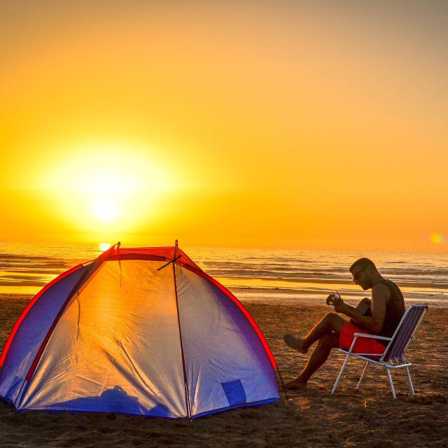 Ο τουρισμός «δυσκολεύεται» αλλά το camping… εκτοξεύεται – Πρόκειται για μόδα ή ανάγκη;