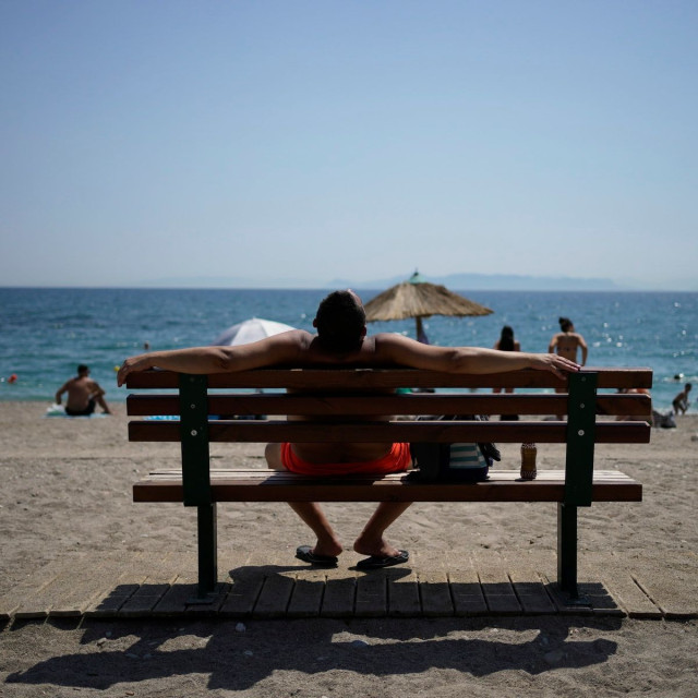Καιρός: Έφτασαν τα «υπολείμματα» του ευρωπαϊκού καύσωνα – Μέχρι 37 βαθμούς η θερμοκρασία