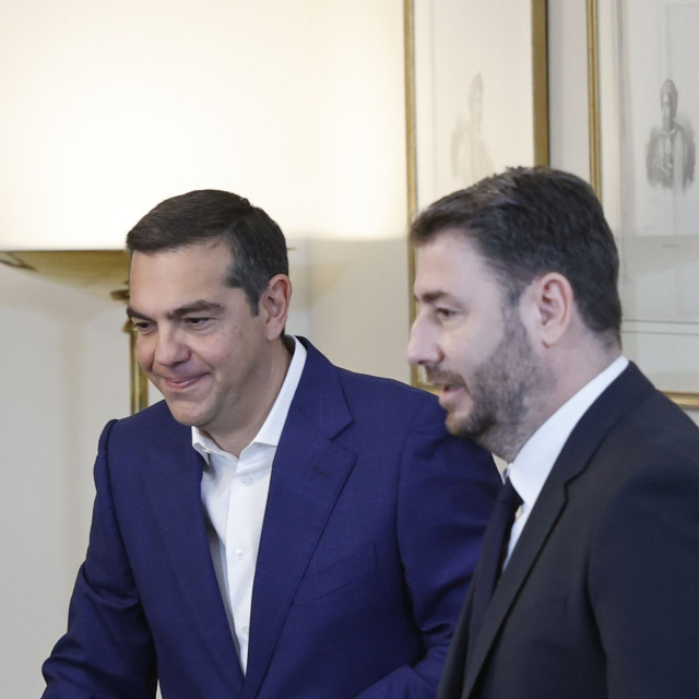 Οι μουσικές καρέκλες της κεντροαριστεράς: Συνεχείς «μεταγραφές» σε ρευστό πολιτικό τοπίο