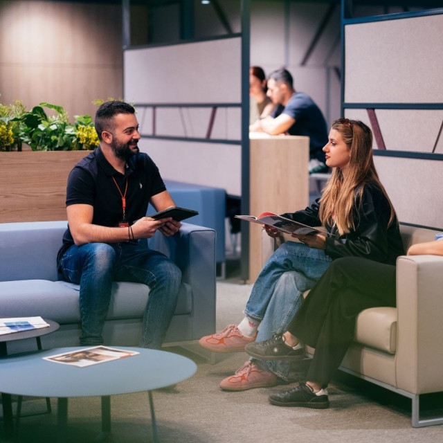 Alumni Network στην Ελλάδα: Πώς ενισχύει την απασχολησιμότητα των νέων πτυχιούχων