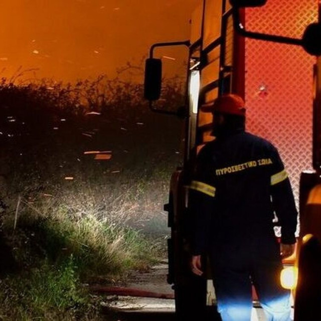 Θεσσαλονίκη: Υπό έλεγχο η φωτιά – Αποκαταστάθηκε η ηλεκτροδότηση σε Πανόραμα και Χορτιάτη