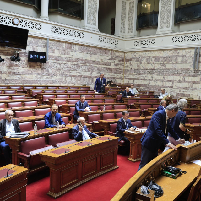 Κόντρα ΝΔ - ΠΑΣΟΚ για την επιλογή της ηγεσίας της Δικαιοσύνης: «Το άλογο, η καμήλα και το παραπαίδι»