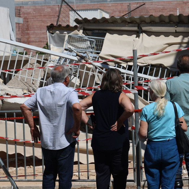 Πετράλωνα: 10 άτομα στο δρόμο από τη μια στιγμή στην άλλη - Αναζητά σπίτια να τους στεγάσει ο δήμος