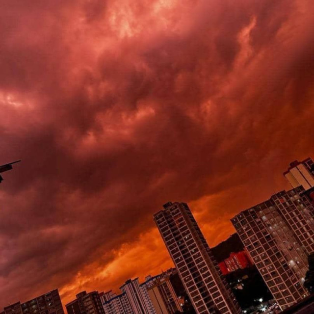 Κόκκινος έγινε ο ουρανός στη Βενεζουέλα: Τι είναι το φαινόμενο «candilazo» - Βίντεο