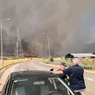 Μεγάλη φωτιά στη Φθιώτιδα: Σε δύο μέτωπα η πυρκαγιά - Εκκενώνονται οικισμοί