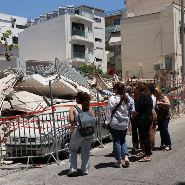 Κατάρρευση πολυκατοικίας στα Πετράλωνα: Ετοίμαζαν υπόγειο γκαράζ στην υπό ανέγερση οικοδομή