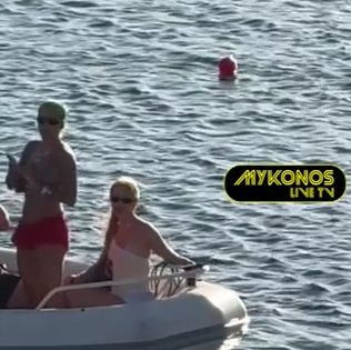 Ρίτα Όρα: Τριήμερη απόδραση στη Μύκονο - Οι βόλτες με σκάφος και η έξοδός της στο Scorpios