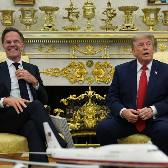 Economist: Η κυβέρνηση Τραμπ αποδυναμώνει την υποστήριξή της προς την Ευρώπη λόγω Ρωσίας