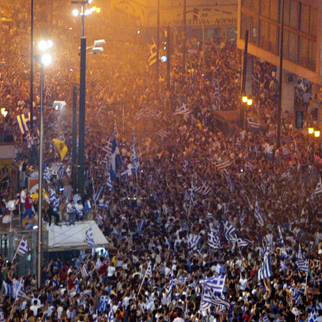 22 χρόνια από το έπος του Euro 2004: Τι θυμούνται οι Έλληνες από το καλοκαίρι που πανηγύριζε η χώρα