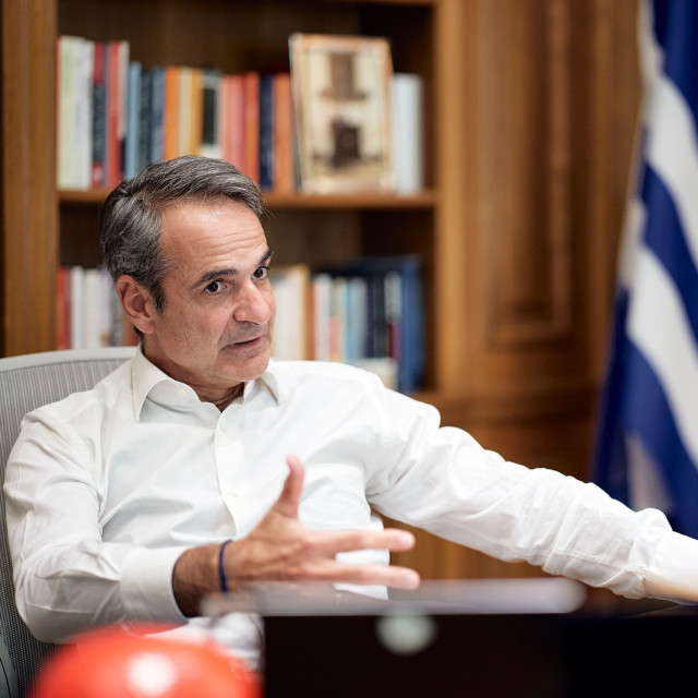 Μητσοτάκης: «Το πρώτο νέο τρένο από τα 25 που θα παραλάβουμε συνολικά, έφτασε ήδη στη Θεσσαλονίκη»