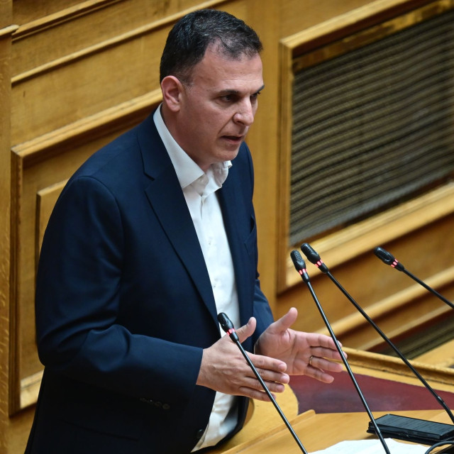Μείον μία ακόμη έδρα για τον ΣΥΡΙΖΑ μετά την παραίτηση Καραμέρου