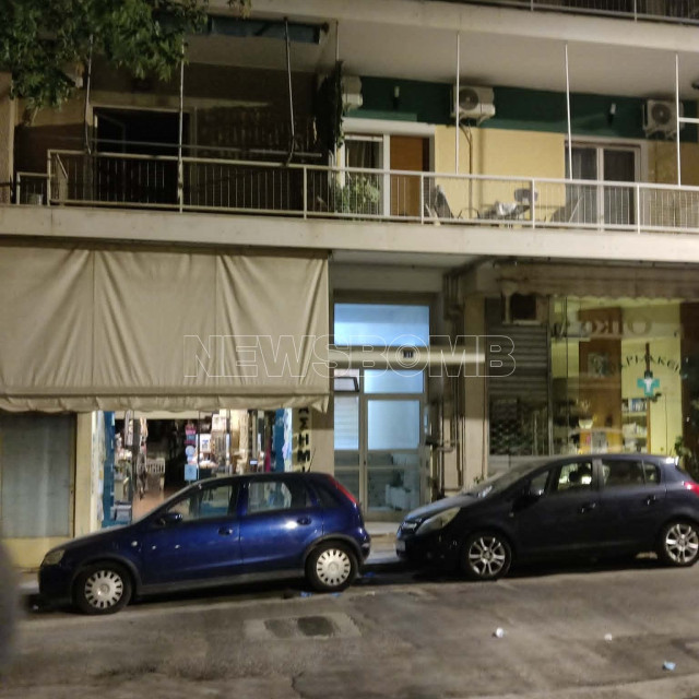 Μυστήριο στο Παγκράτι: Άνδρας βρέθηκε νεκρός τυλιγμένος σε σεντόνια – Εξετάζεται ο αδελφός του