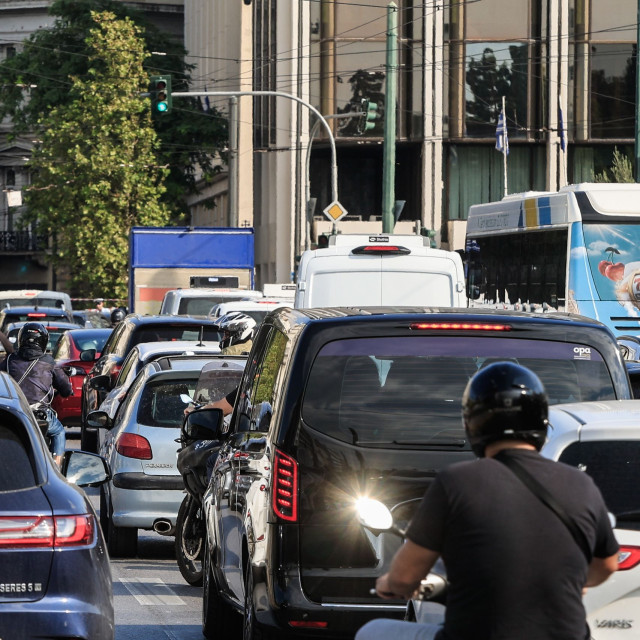 Κίνηση τώρα: Στο «κόκκινο» ο Κηφισός - Πού εντοπίζονται προβλήματα