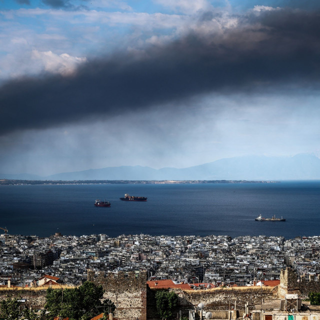 Στην Αττική το τοξικό νέφος από τη φωτιά στο Ωραιόκαστρο - Τι πρέπει να κάνετε με τα κλιματιστικά