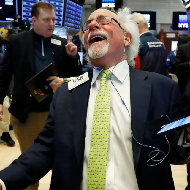 Γράφτηκε ιστορία στη Wall Street – Πάνω από τις 53.000 μονάδες ο Dow Jones