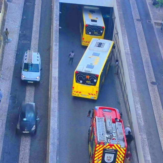 Λισαβόνα: Δύο γυναίκες νεκρές και 14 τραυματίες από σύγκρουση λεωφορείου σε στάση
