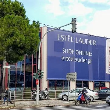 Estee Lauder Hellas: Εκτόξευση κερδών, αλλά με μισθούς κάτω από τον κατώτατο για τους εργαζόμενους