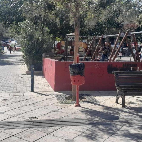 Νέο κρούσμα βανδαλισμού στo Ρέθυμνο: Αναποδογύρισαν παγκάκια, τα στράβωσαν και έγιναν «καπνός»
