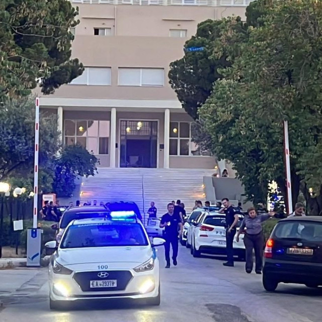 Σισμανόγλειο: Εικόνες απόλυτης καταστροφής στην Α' Παθολογική Κλινική του νοσοκομείου
