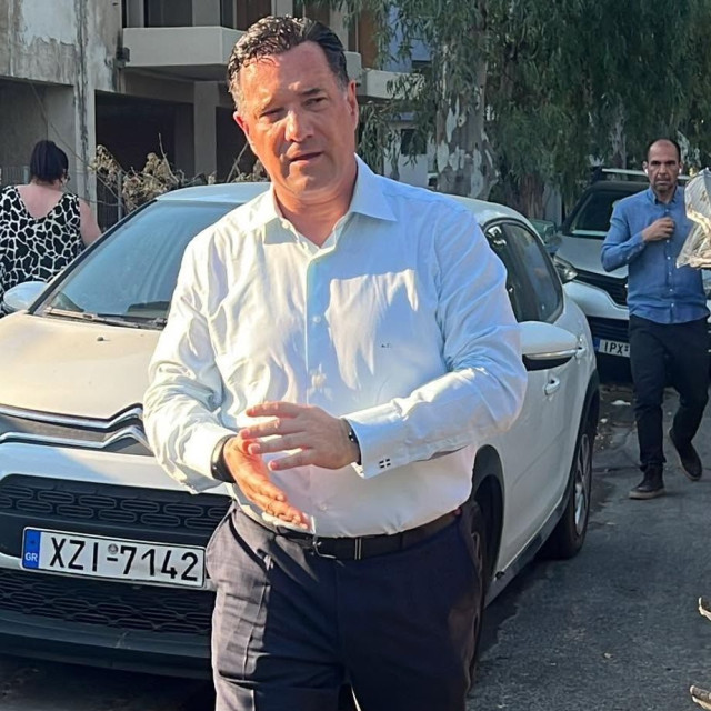 Στο «Σισμανόγλειο» ο Άδωνις Γεωργιάδης μετά τη φωτιά σε θάλαμο