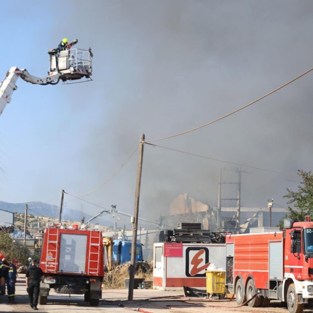 Ασπρόπυργος: Στους 11 ανέρχονται οι τραυματίες από τη φωτιά - 3 διασωληνωμένοι σε Θριάσιο, Αττικόν
