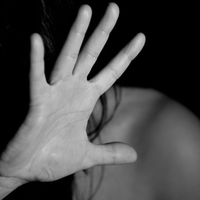 Κρήτη: 20χρονος εξύβρισε και χτύπησε τη μητέρα του