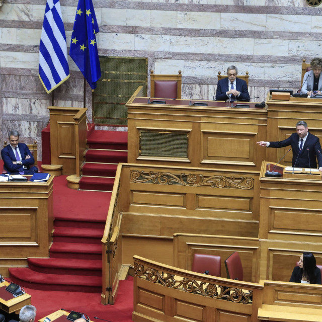 Μητσοτάκης - Ανδρουλάκης στη Βουλή για την ακρίβεια - Δείτε live