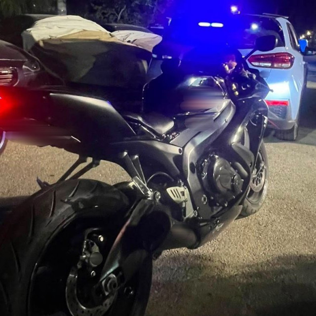 Βάρκιζα: Συνελήφθη 24χρονος για αυτοσχέδιο αγώνα με μοτοσικλέτα