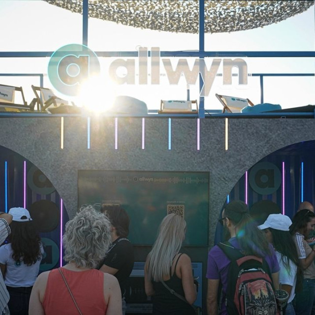 Ποιοι βρέθηκαν στο πολυσυζητημένο live των Moby, Garbage και Pale Blue Eyes; (Δείτε βίντεο)