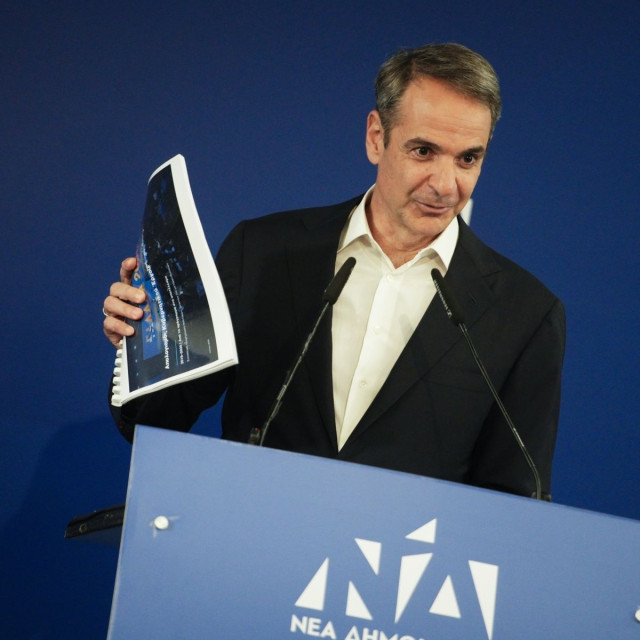 Υπογράφεται η σύμβαση για τον τριπλό κόμβο Σκαραμαγκά παρουσία του Κυριάκου Μητσοτάκη
