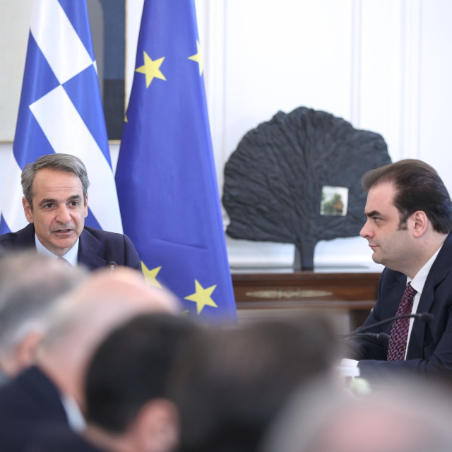 Σύσκεψη στο Μαξίμου για τα καύσιμα: Τέλος του μήνα οι αποφάσεις