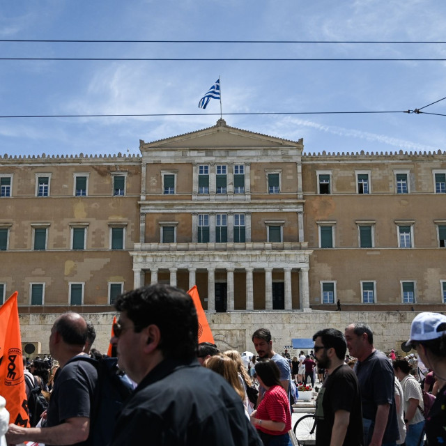 ΑΔΕΔΥ: Καλεί σε στάση εργασίας και πορεία προς τη Βουλή σήμερα στις 12:00