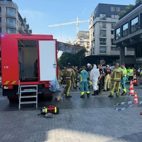 Φωτιά σε φρεάτιο ασανσέρ σε ουρανοξύστη στις Βρυξέλλες: Αναφορές για νεκρούς και αγνοούμενους