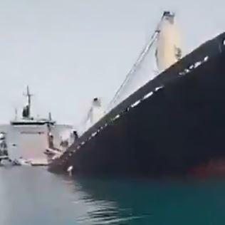 Συναγερμός στα Στενά του Ορμούζ: Η στιγμή που φορτηγό πλοίο κόβεται στη μέση και βυθίζεται