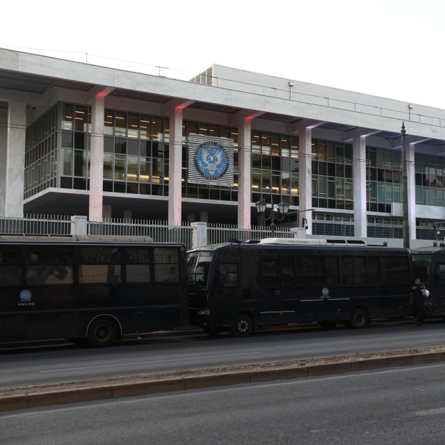 Η αμερικάνικη πρεσβεία στην Αθήνα προσλαμβάνει: Ποιες είναι οι θέσεις και ποιοι οι μισθοί